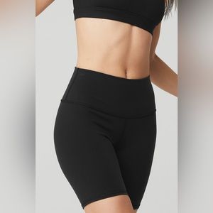 ALO YOGA BIKER SHORT